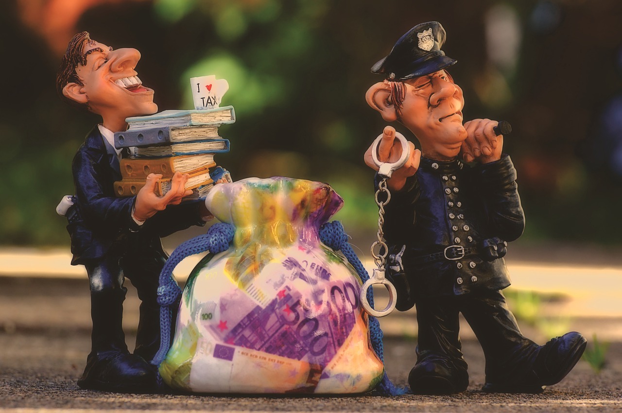 découvrez les enjeux de la fraude fiscale, ses conséquences légales et les moyens de la prévenir. informez-vous sur les différentes formes de fraude et le rôle des autorités fiscales en matière de lutte contre ce fléau.